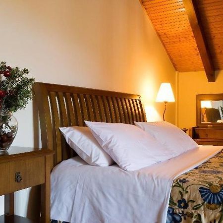 Krinides Hotel กาลาวริตา ภายนอก รูปภาพ
